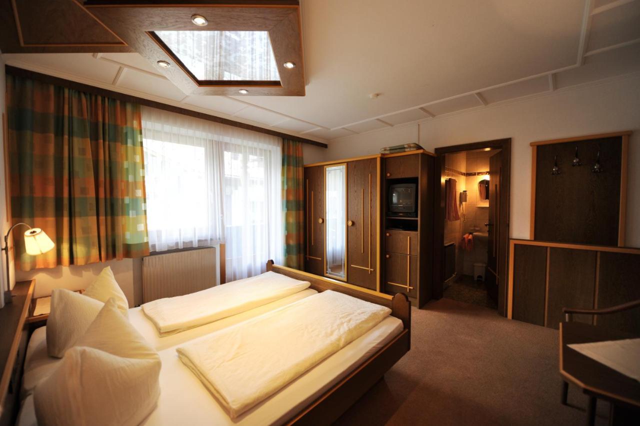 Hotel Garni Landhaus Platzer Zell am Ziller Bilik gambar