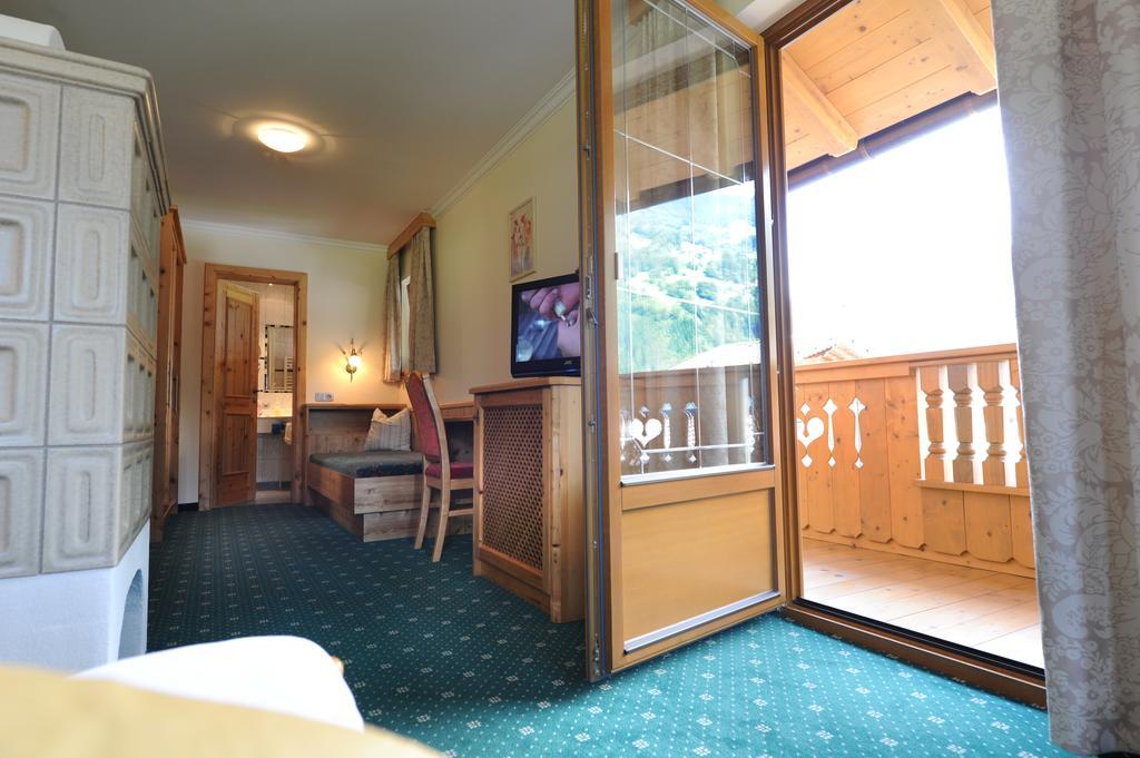 Hotel Garni Landhaus Platzer Zell am Ziller Luaran gambar