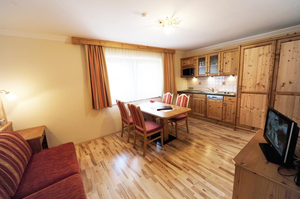 Hotel Garni Landhaus Platzer Zell am Ziller Luaran gambar