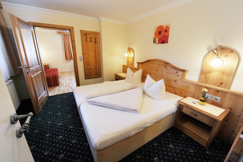 Hotel Garni Landhaus Platzer Zell am Ziller Luaran gambar