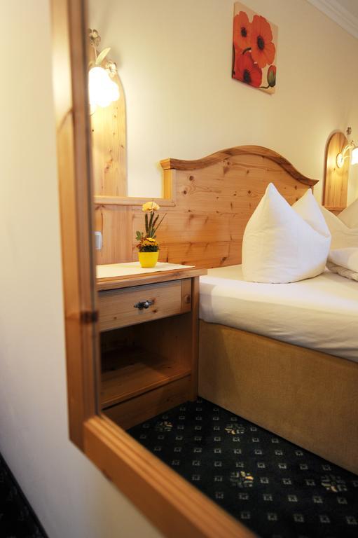 Hotel Garni Landhaus Platzer Zell am Ziller Luaran gambar