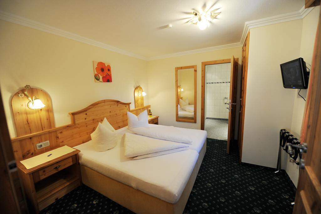 Hotel Garni Landhaus Platzer Zell am Ziller Luaran gambar
