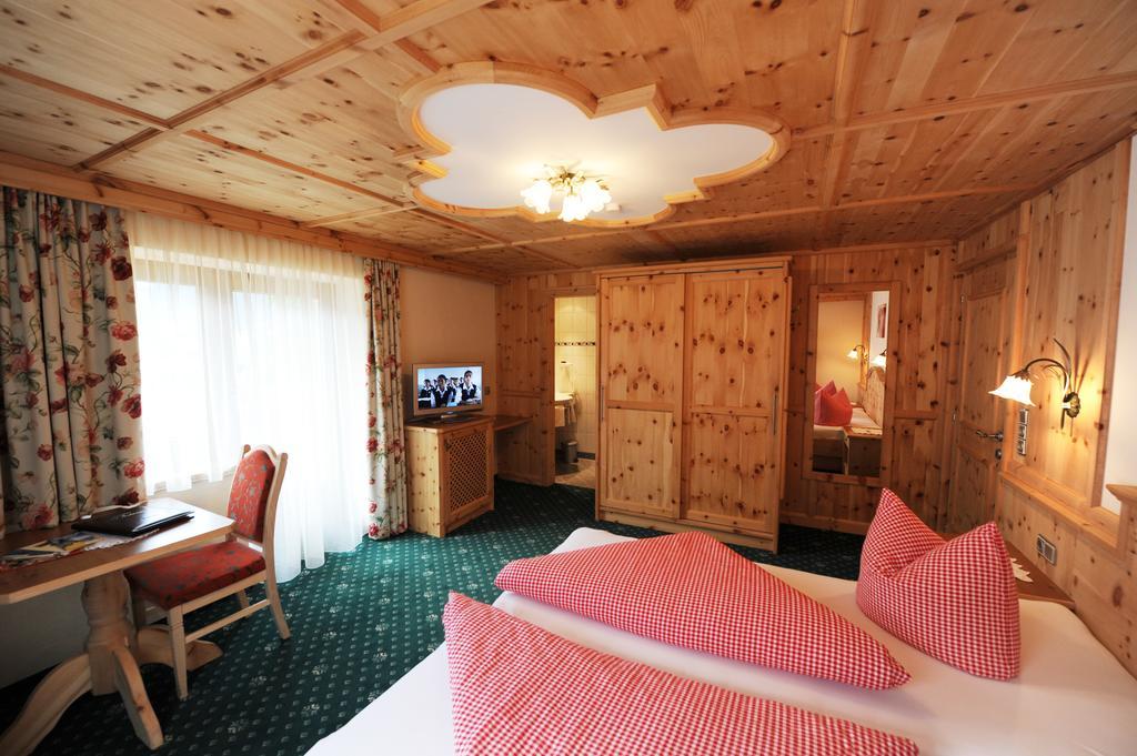 Hotel Garni Landhaus Platzer Zell am Ziller Luaran gambar