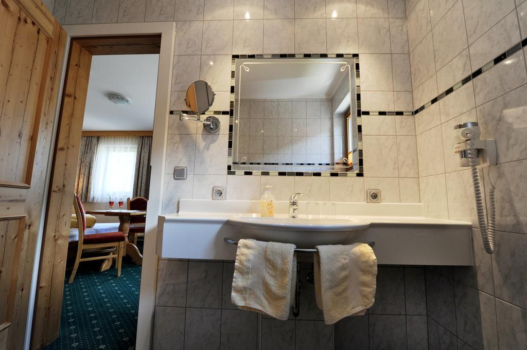 Hotel Garni Landhaus Platzer Zell am Ziller Luaran gambar