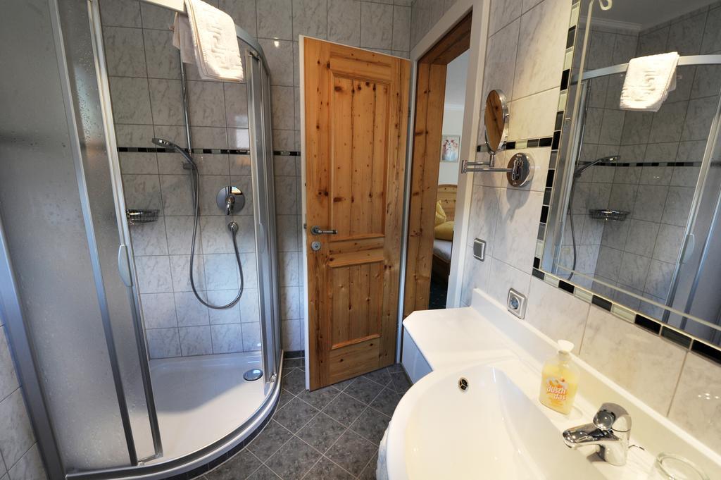 Hotel Garni Landhaus Platzer Zell am Ziller Luaran gambar