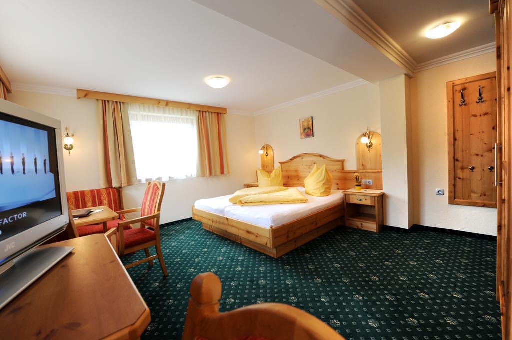 Hotel Garni Landhaus Platzer Zell am Ziller Luaran gambar