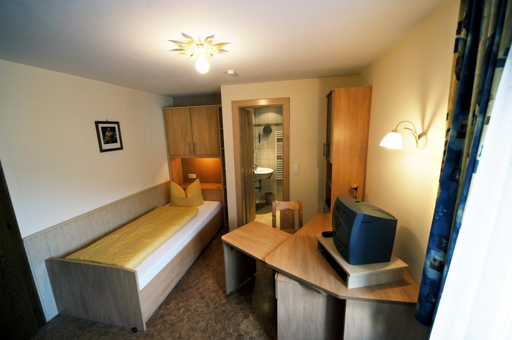 Hotel Garni Landhaus Platzer Zell am Ziller Luaran gambar